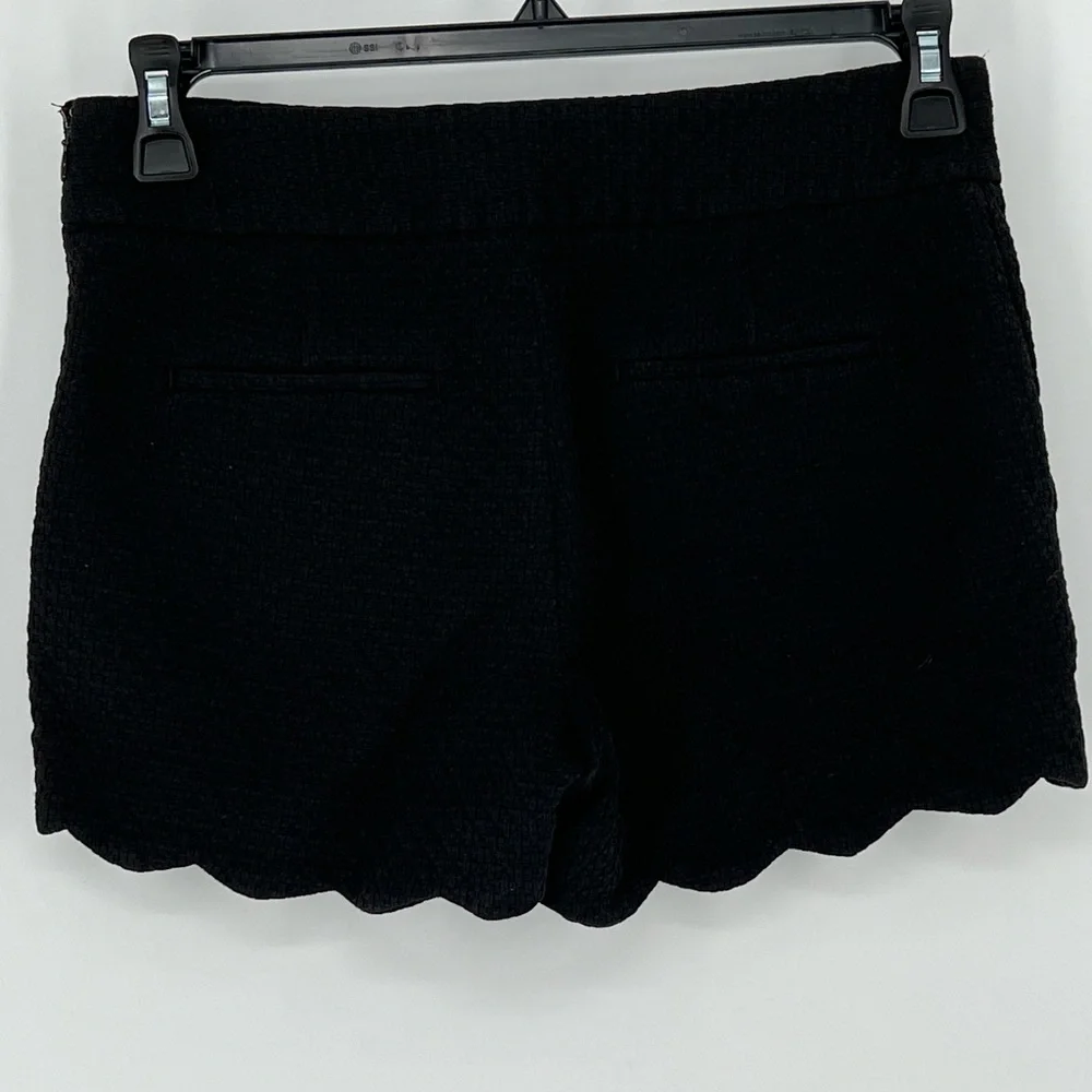 LOFT THE RIVIERA SHORT BLACK SHORT W/SCALLOPED HEM LEFT SIDE‎ ZIPPER 2 POCKETS
